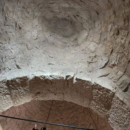 Trullo Luce 奥斯图尼