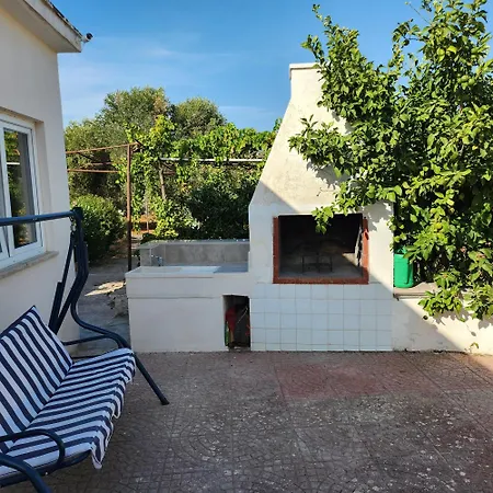 度假居 Trullo Luce 奥斯图尼